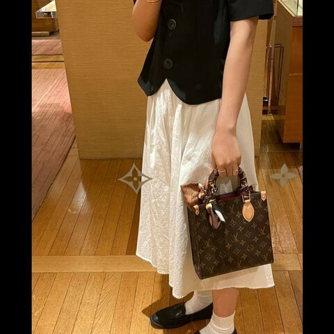 LV sac plat bb 老花琴譜包