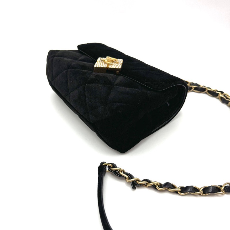 CHANEL 21A黑金絲絨鑽扣大mini鏈條肩背斜背包18*11*6 98新配件塵袋-3