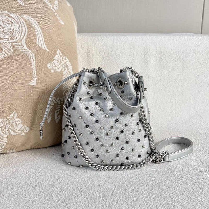 Chanel 銀色鉚釘小水桶18*19*13 98新配件塵袋-5