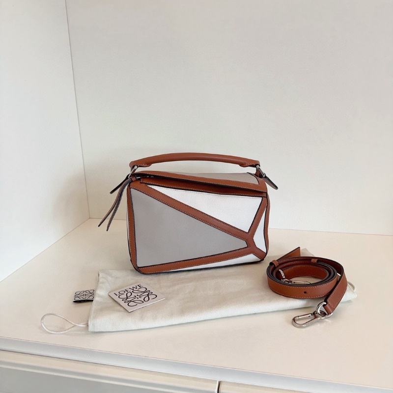 Loewe Puzzle變形拼圖包 24*17cm 98新配件塵袋-1