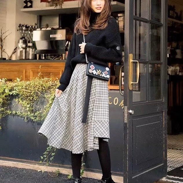 LV twist限量款花卉黑金水波紋手提肩背斜背包23*16*10 98新配件塵袋鏡子-0