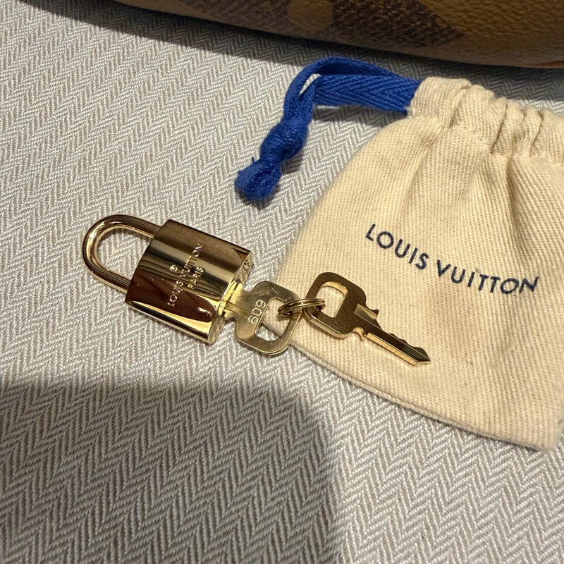 Louis Vuitton LV 拼色大老花 圓餅包 斜背包-7