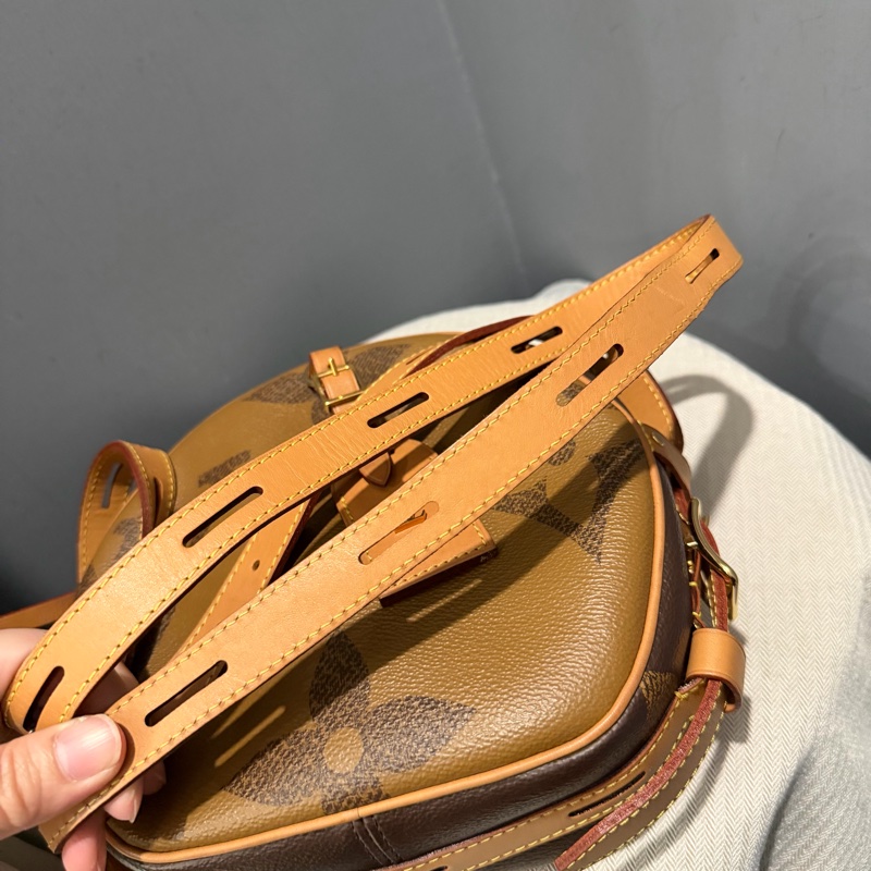 Louis Vuitton LV 拼色大老花 圓餅包 斜背包-28
