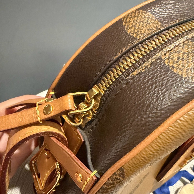 Louis Vuitton LV 拼色大老花 圓餅包 斜背包-33