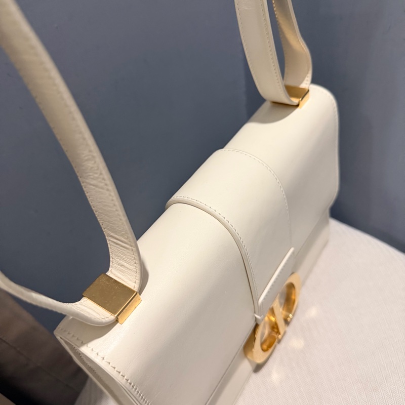 Dior 30 Montaigne 蒙田30 斜背包 奶昔白 金釦-4