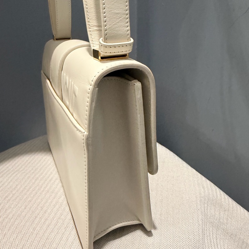 Dior 30 Montaigne 蒙田30 斜背包 奶昔白 金釦-7