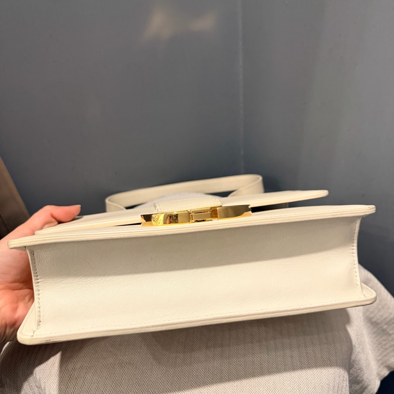 Dior 30 Montaigne 蒙田30 斜背包 奶昔白 金釦-8