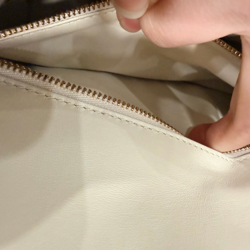 Dior 30 Montaigne 蒙田30 斜背包 奶昔白 金釦-19