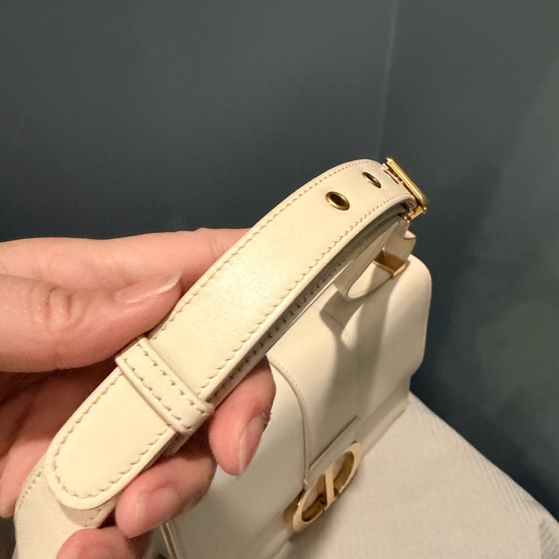Dior 30 Montaigne 蒙田30 斜背包 奶昔白 金釦-24