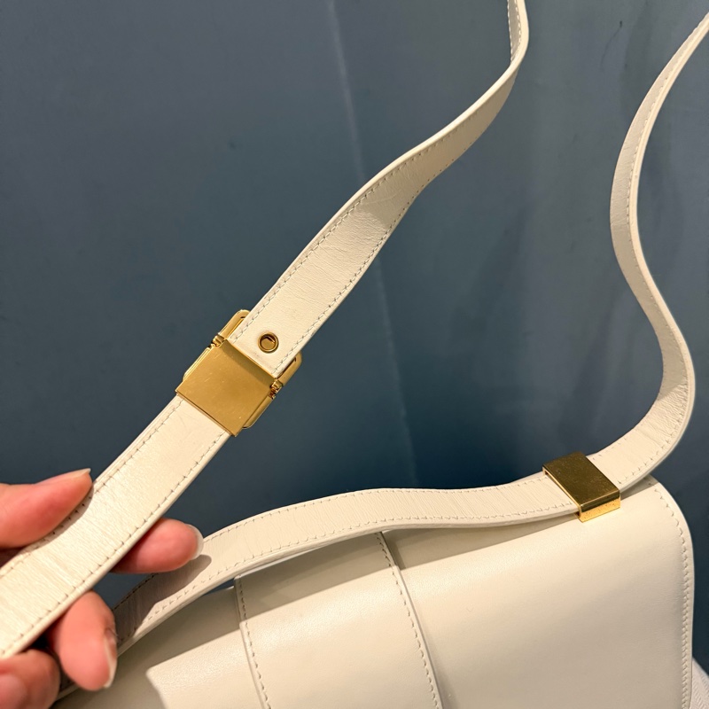 Dior 30 Montaigne 蒙田30 斜背包 奶昔白 金釦-36