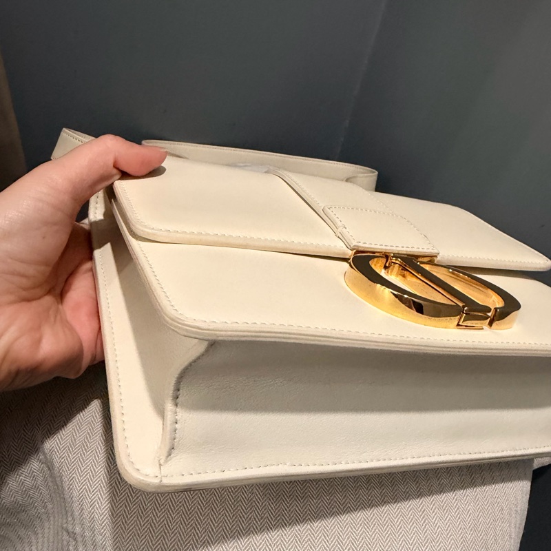 Dior 30 Montaigne 蒙田30 斜背包 奶昔白 金釦-40