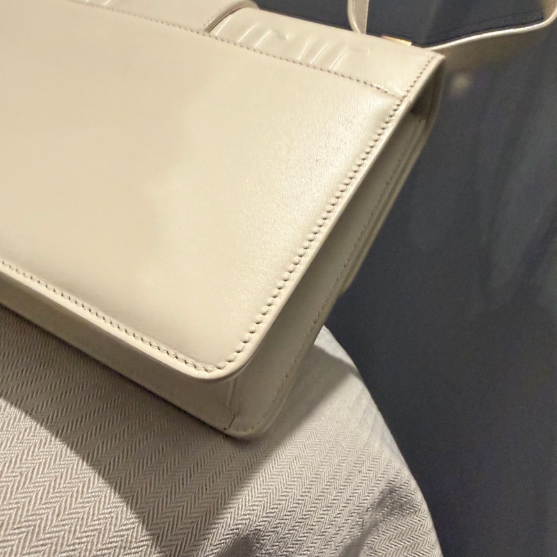 Dior 30 Montaigne 蒙田30 斜背包 奶昔白 金釦-42