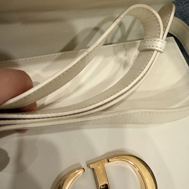 Dior 30 Montaigne 蒙田30 斜背包 奶昔白 金釦-44