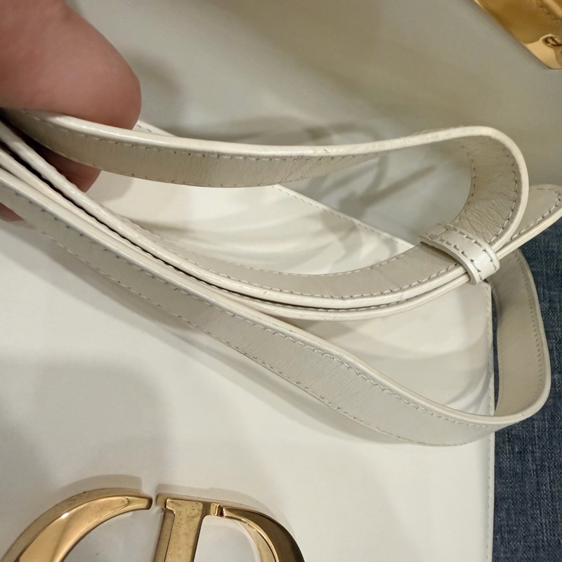 Dior 30 Montaigne 蒙田30 斜背包 奶昔白 金釦-45