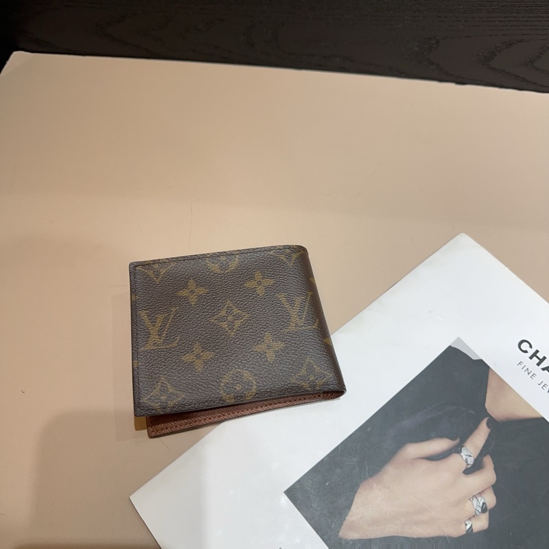 LV 老花Marco4卡內零錢袋對開短夾-1