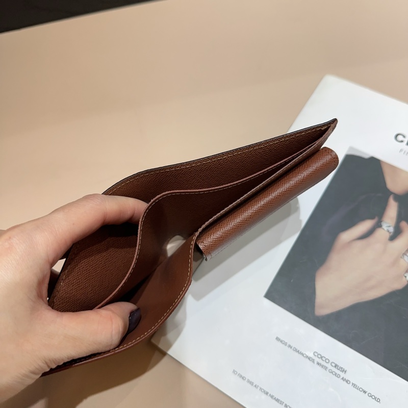 LV 老花Marco4卡內零錢袋對開短夾-5