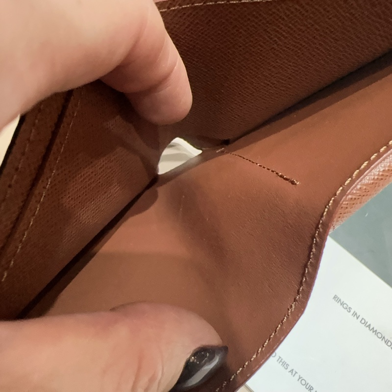 LV 老花Marco4卡內零錢袋對開短夾-6