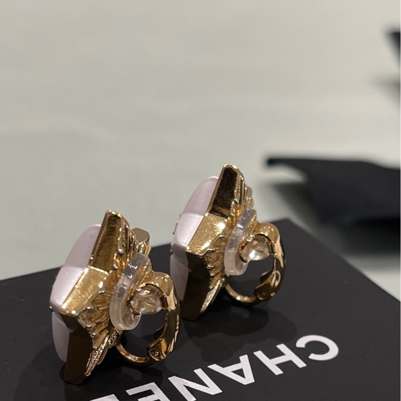 Chanel - 24c 珠母貝星星 cc 水鑽 耳夾-6