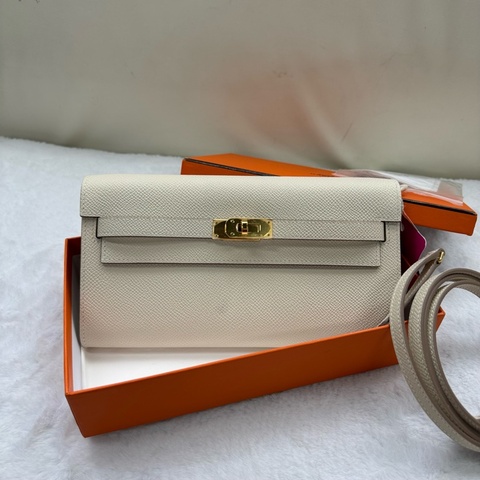 Hermes 愛馬仕 Kelly to go 奶昔白金扣肩背包W刻印