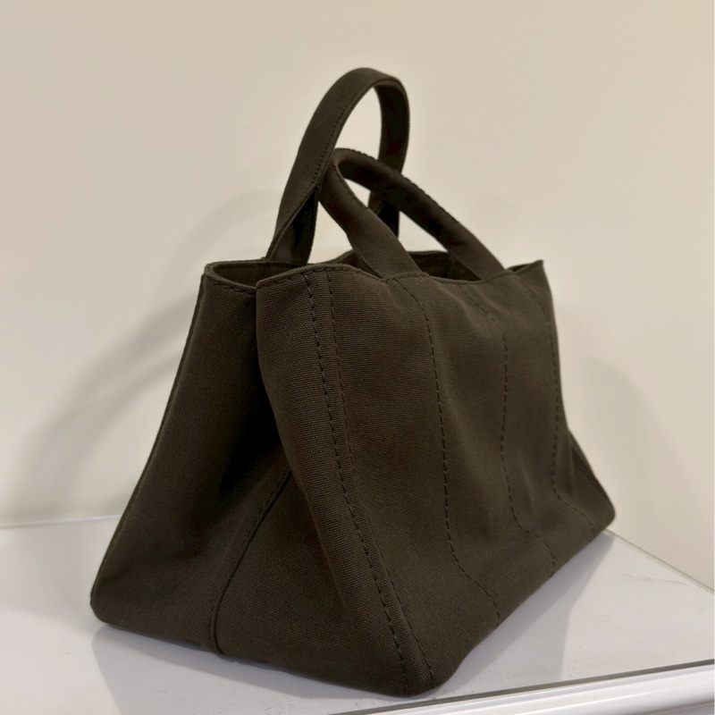 日常必備款😍Prada普拉達深墨綠帆布沙灘包手提斜挎單肩包-3