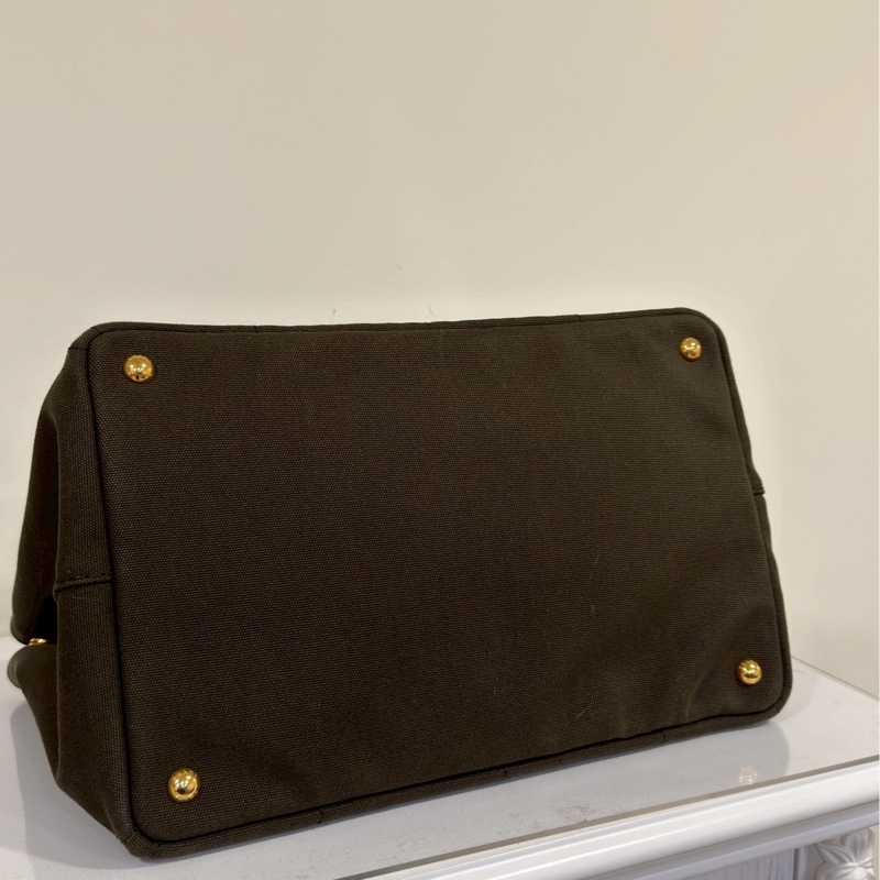 日常必備款😍Prada普拉達深墨綠帆布沙灘包手提斜挎單肩包-6