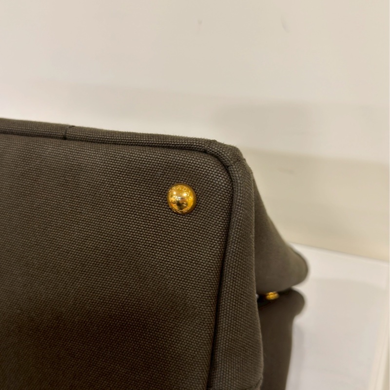 日常必備款😍Prada普拉達深墨綠帆布沙灘包手提斜挎單肩包-10