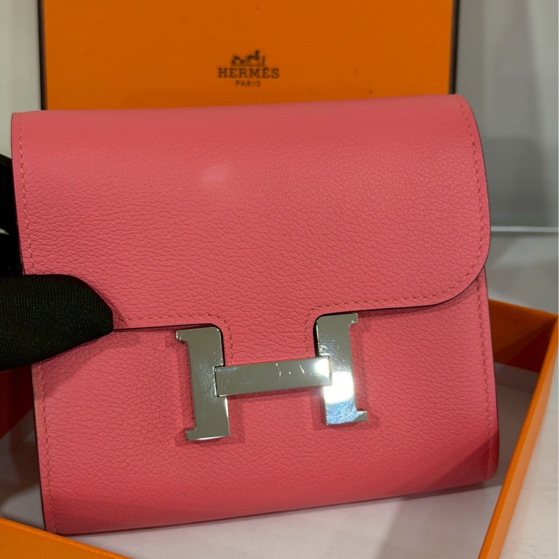 氣質奢華款💫Hermes 愛馬仕粉色銀扣Constance短夾錢包-2