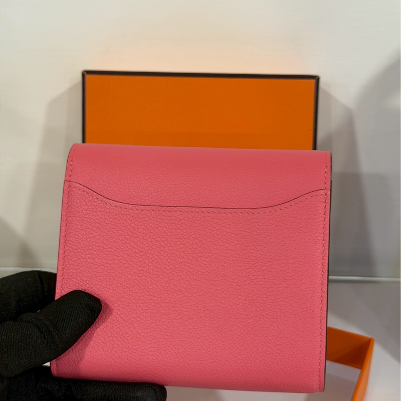氣質奢華款💫Hermes 愛馬仕粉色銀扣Constance短夾錢包-4