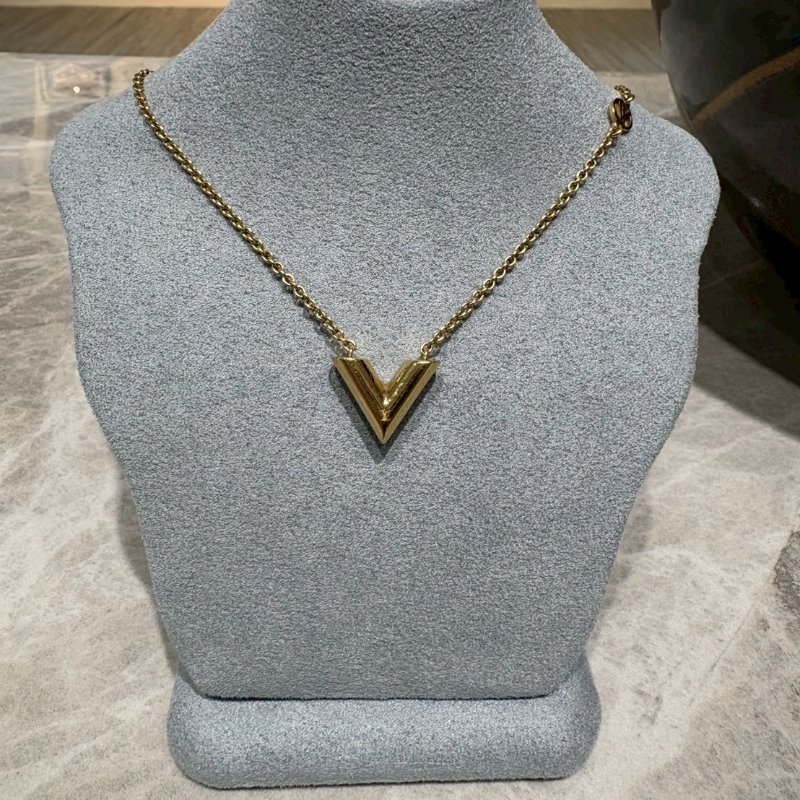 LV  金色V字項鍊-0