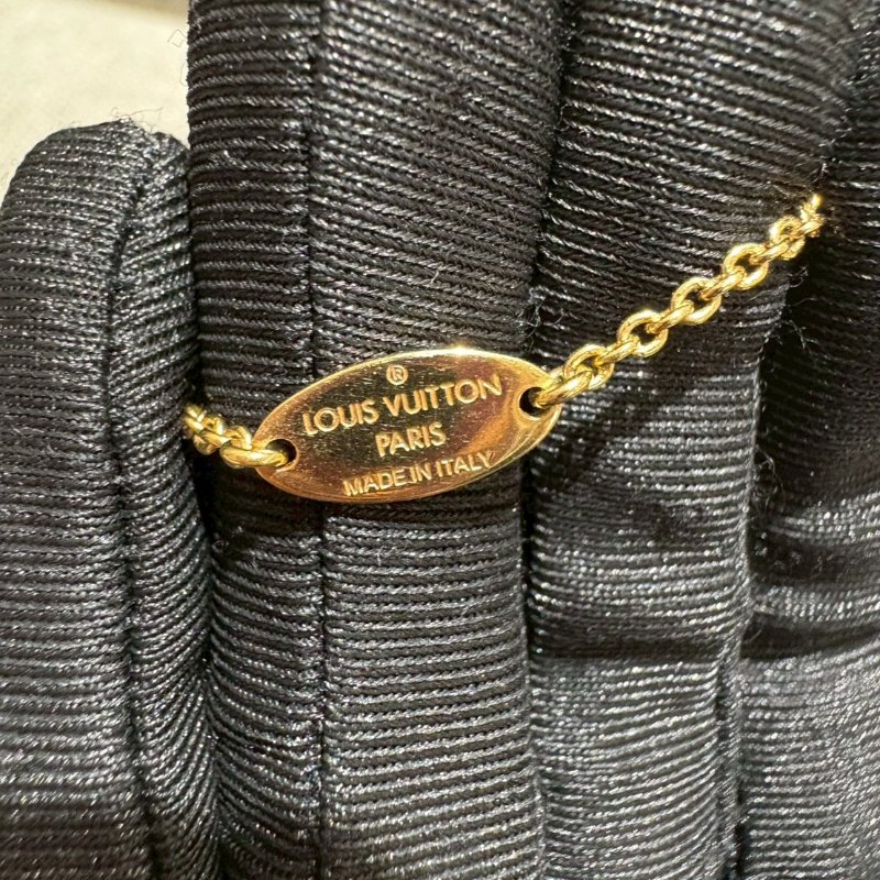 LV  金色V字項鍊-5