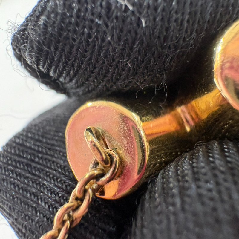 LV  金色V字項鍊-13