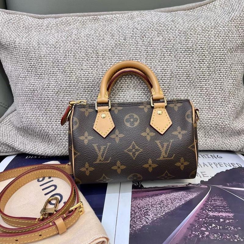 LV新款老花speedy nano枕頭包-1