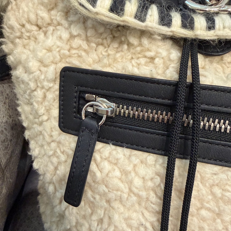 香奈兒羊羔毛後背包-3