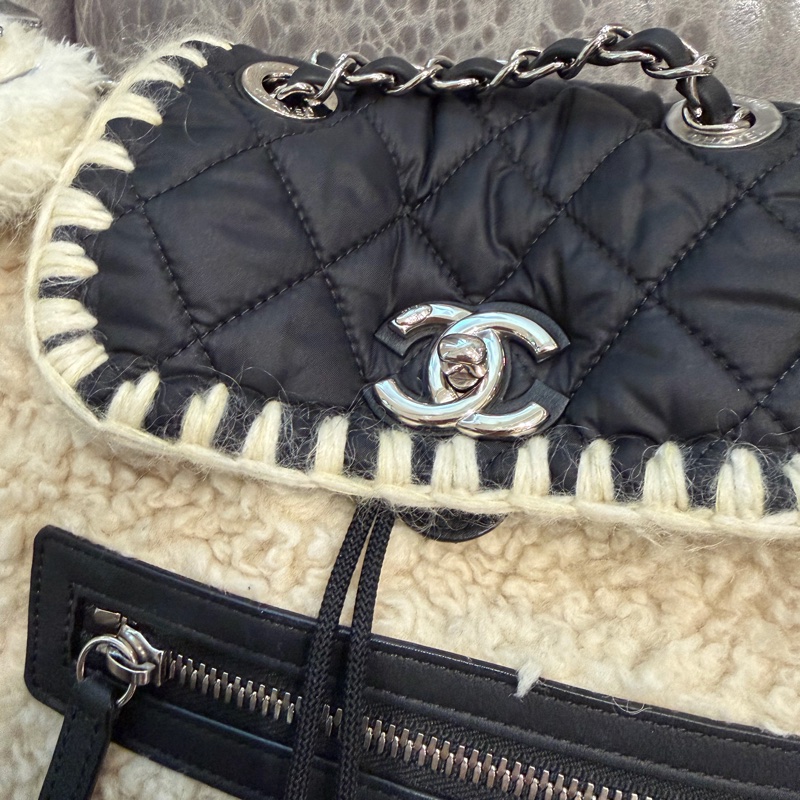 香奈兒羊羔毛後背包-6