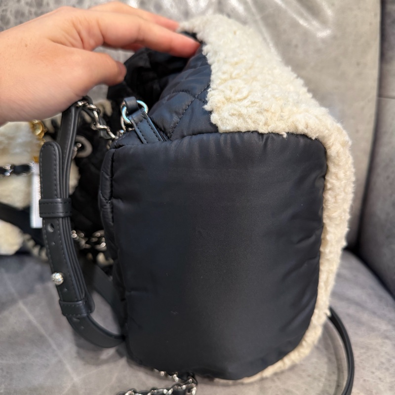 香奈兒羊羔毛後背包-10