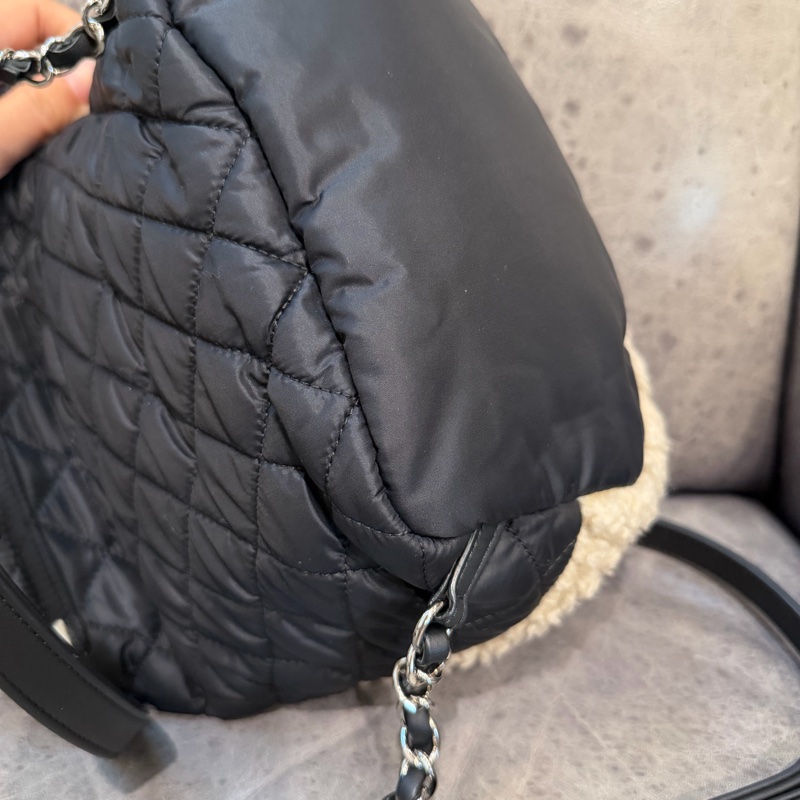 香奈兒羊羔毛後背包-11