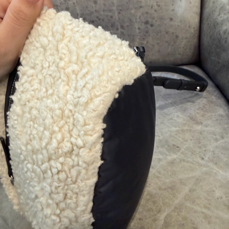 香奈兒羊羔毛後背包-14