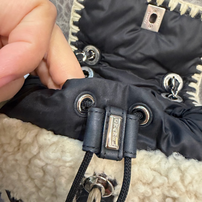 香奈兒羊羔毛後背包-18