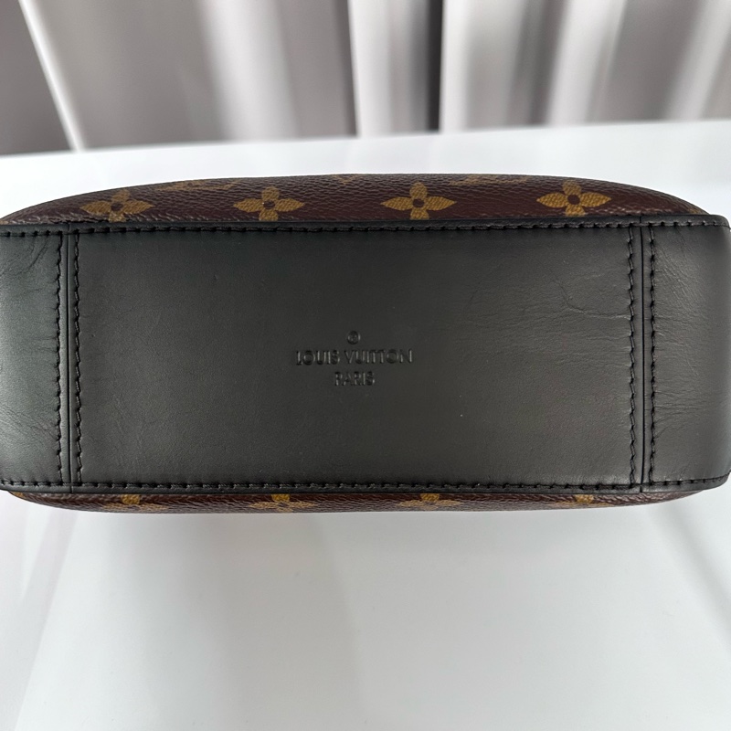 LV Saintonge老花拼黑色牛皮流蘇相機包-5