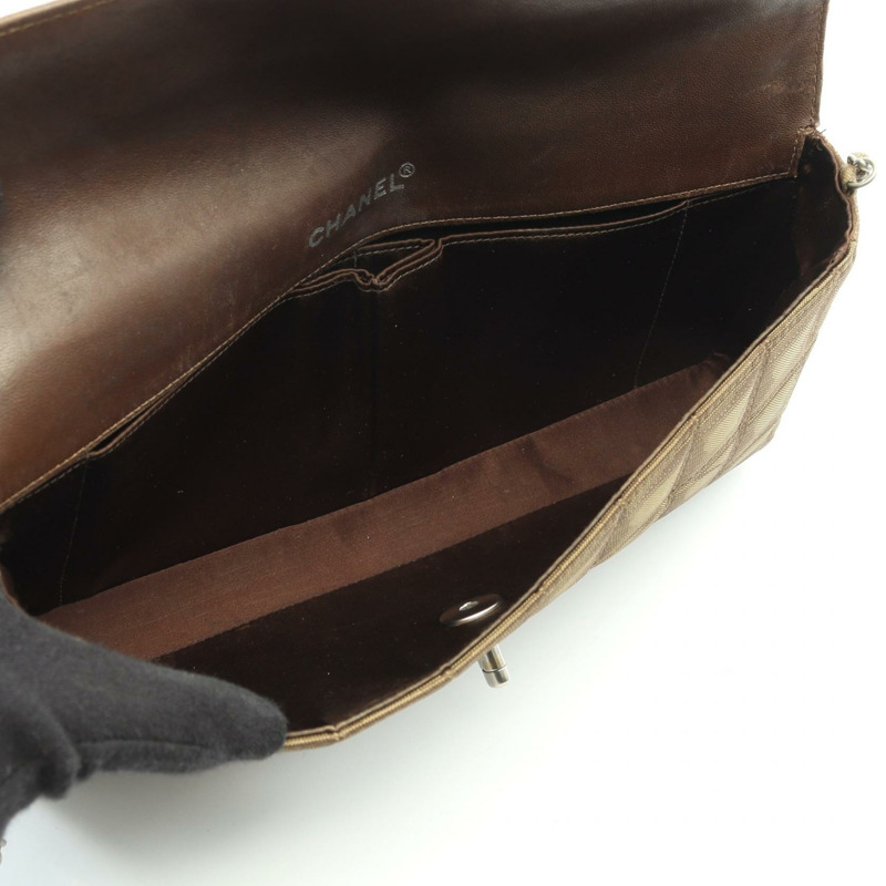香奈兒新款旅遊系列巧克力色肩包,皮革尼龍材質,卡其色,二手,附五金配件-2