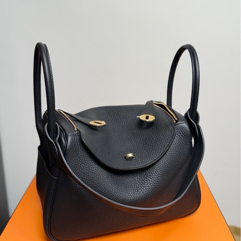 Hermes Lindy 26 黑金Cle皮革-1