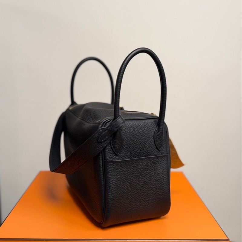 Hermes Lindy 26 黑金Cle皮革-3