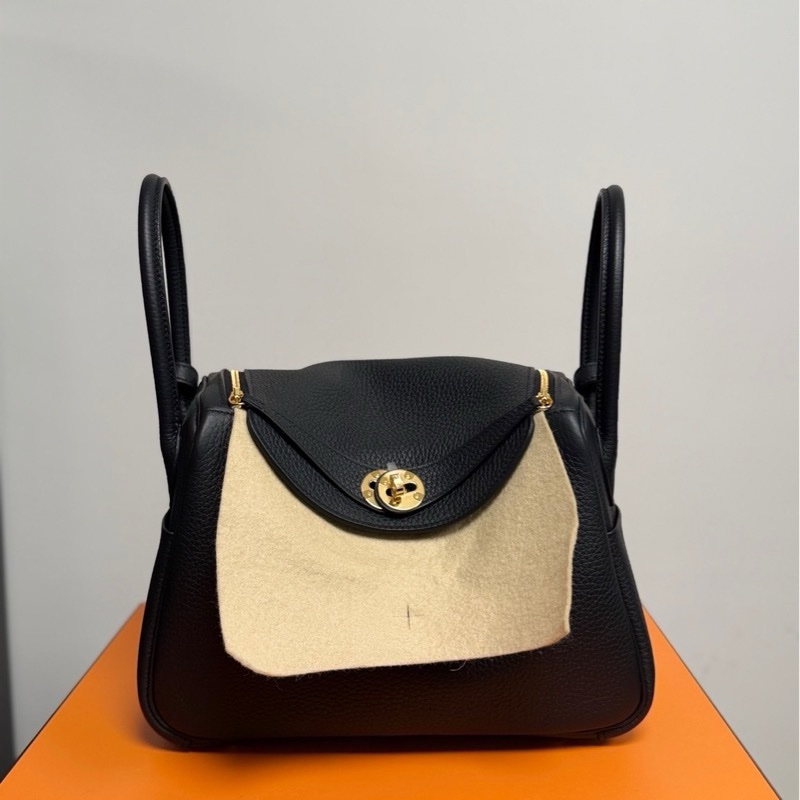 Hermes Lindy 26 黑金Cle皮革-5