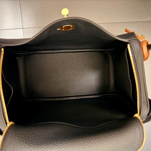 Hermes Lindy 26 黑金Cle皮革-8