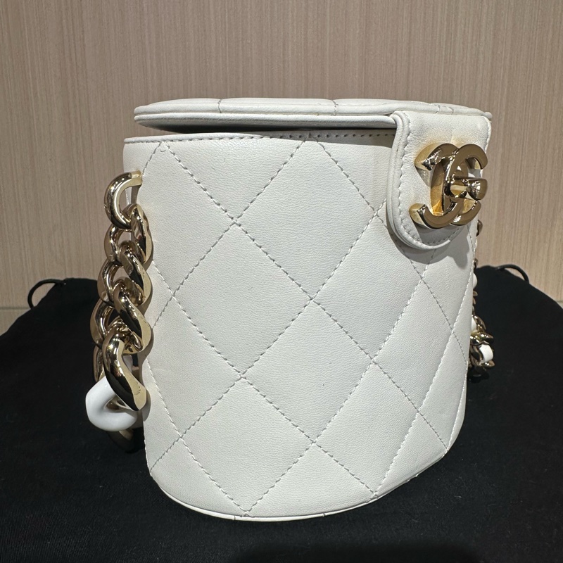 CHANEL香奈兒 菱格圓桶金扣 小羊皮 斜挎包-1