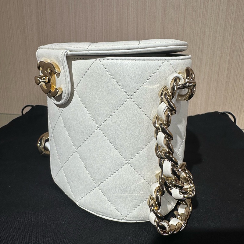 CHANEL香奈兒 菱格圓桶金扣 小羊皮 斜挎包-2