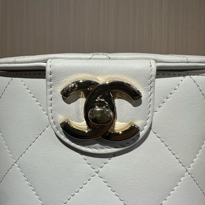 CHANEL香奈兒 菱格圓桶金扣 小羊皮 斜挎包-5