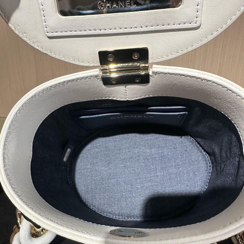 CHANEL香奈兒 菱格圓桶金扣 小羊皮 斜挎包-8