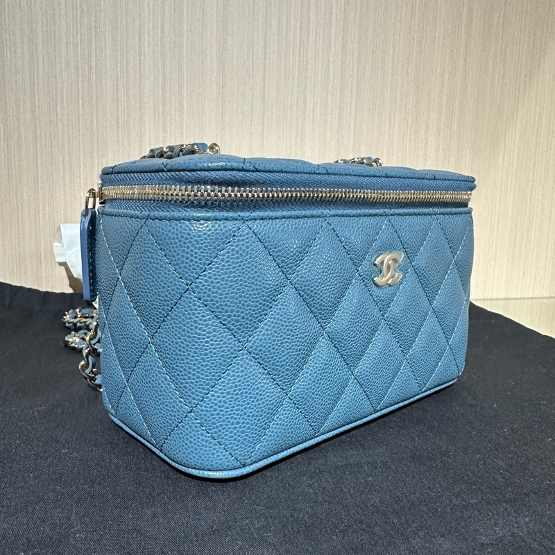 CHANEL香奈兒 菱格小牛皮 方盒子化妝包-1