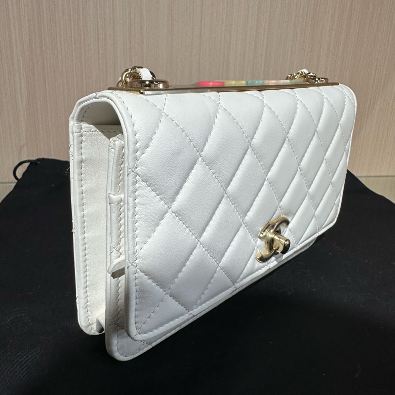 Chanel 香奈兒 treny cc 24c白色金扣-1